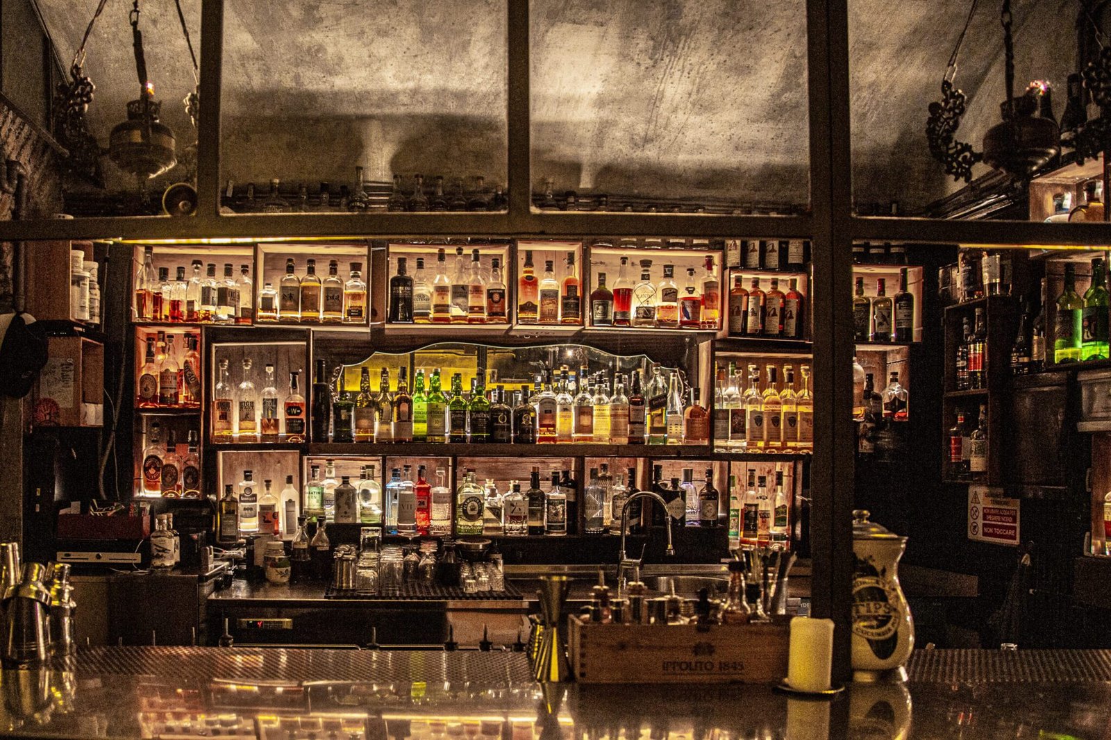 ROME’S SECRET SPEAKEASY BARS - Immersive Italy